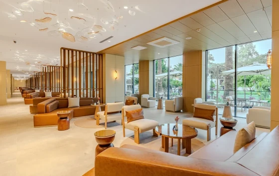 RESTAURANT & BAR